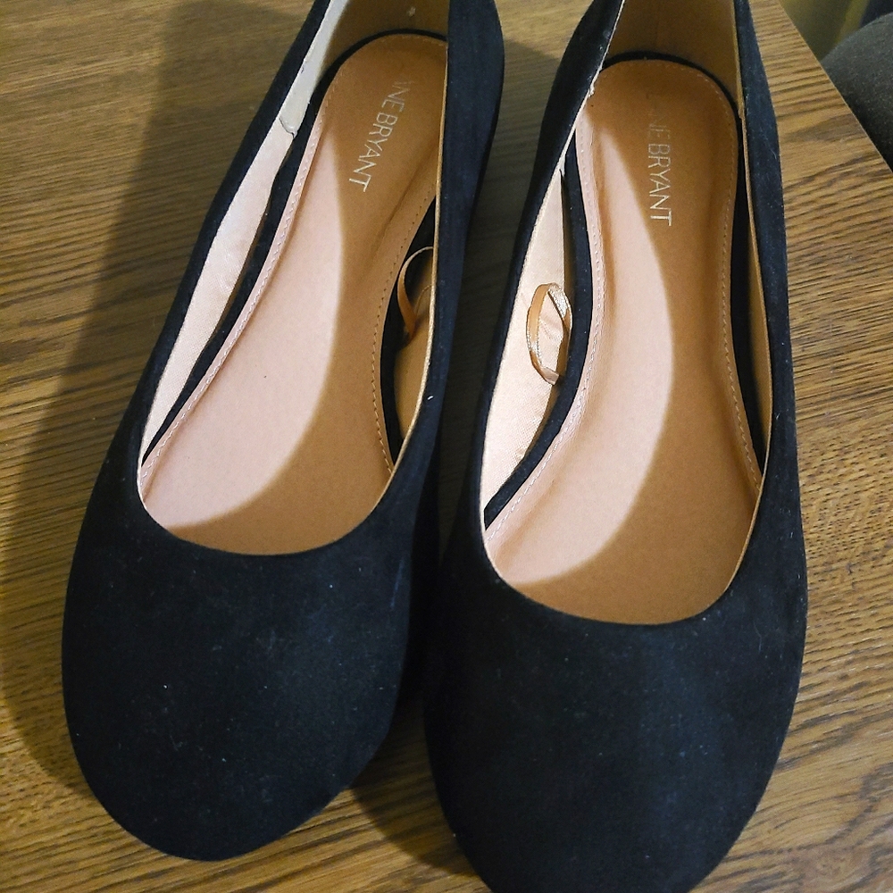 Round toe flats